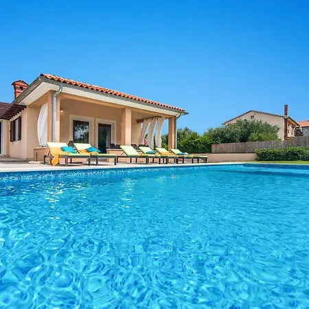 Villa Amalee By *
