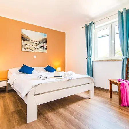 Villa Amalee By Ližnjan