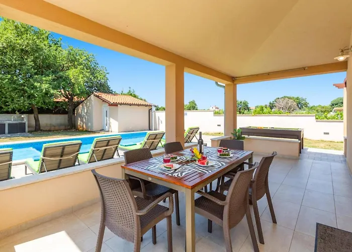 Villa Amalee By Ližnjan